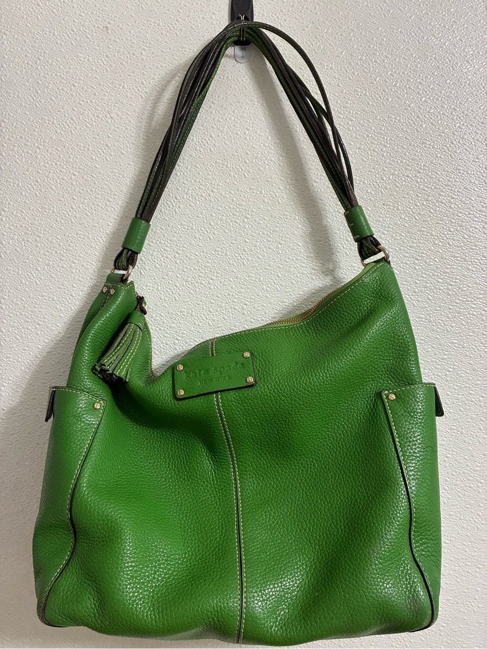 Kate Spade  VinBright Green Pebbled Leather Shoulder Bag w/Green leather Strap